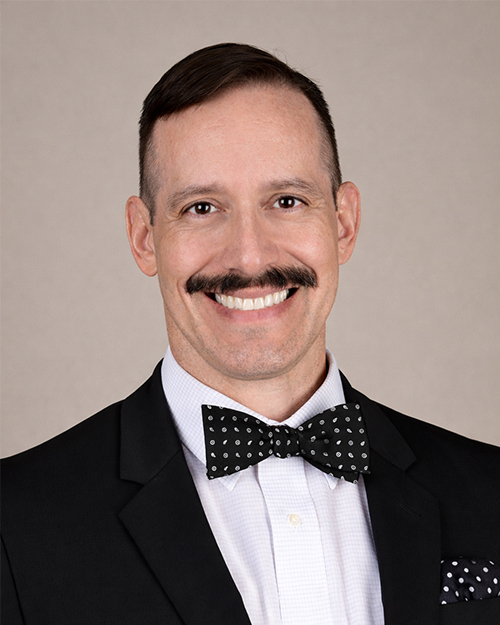R. Tomás DaVee  Doctor in Houston, Texas