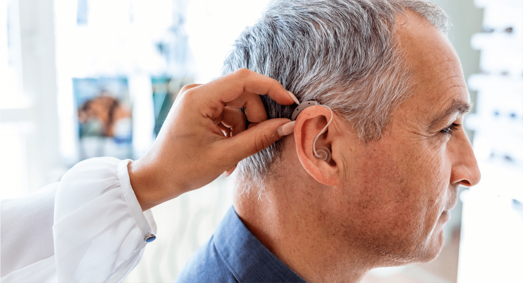 Hearing device on ear